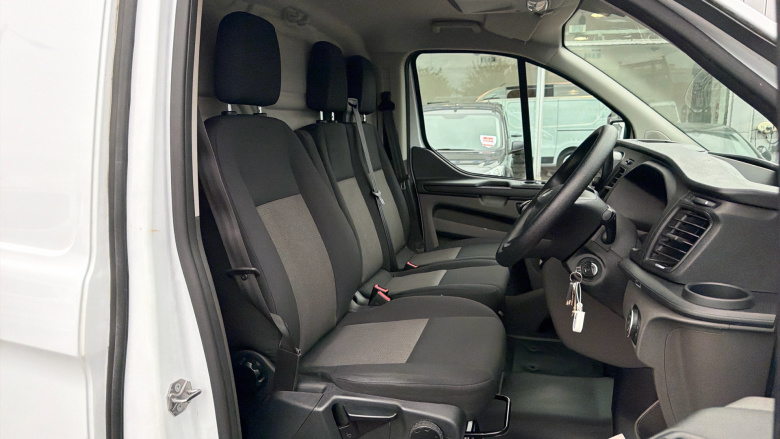 Ford Transit Custom 300 L1 Diesel Fwd 2.0 EcoBlue 130ps High Roof Leader Van